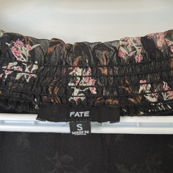 Beautify flowy professional top - Picture 2 of 6